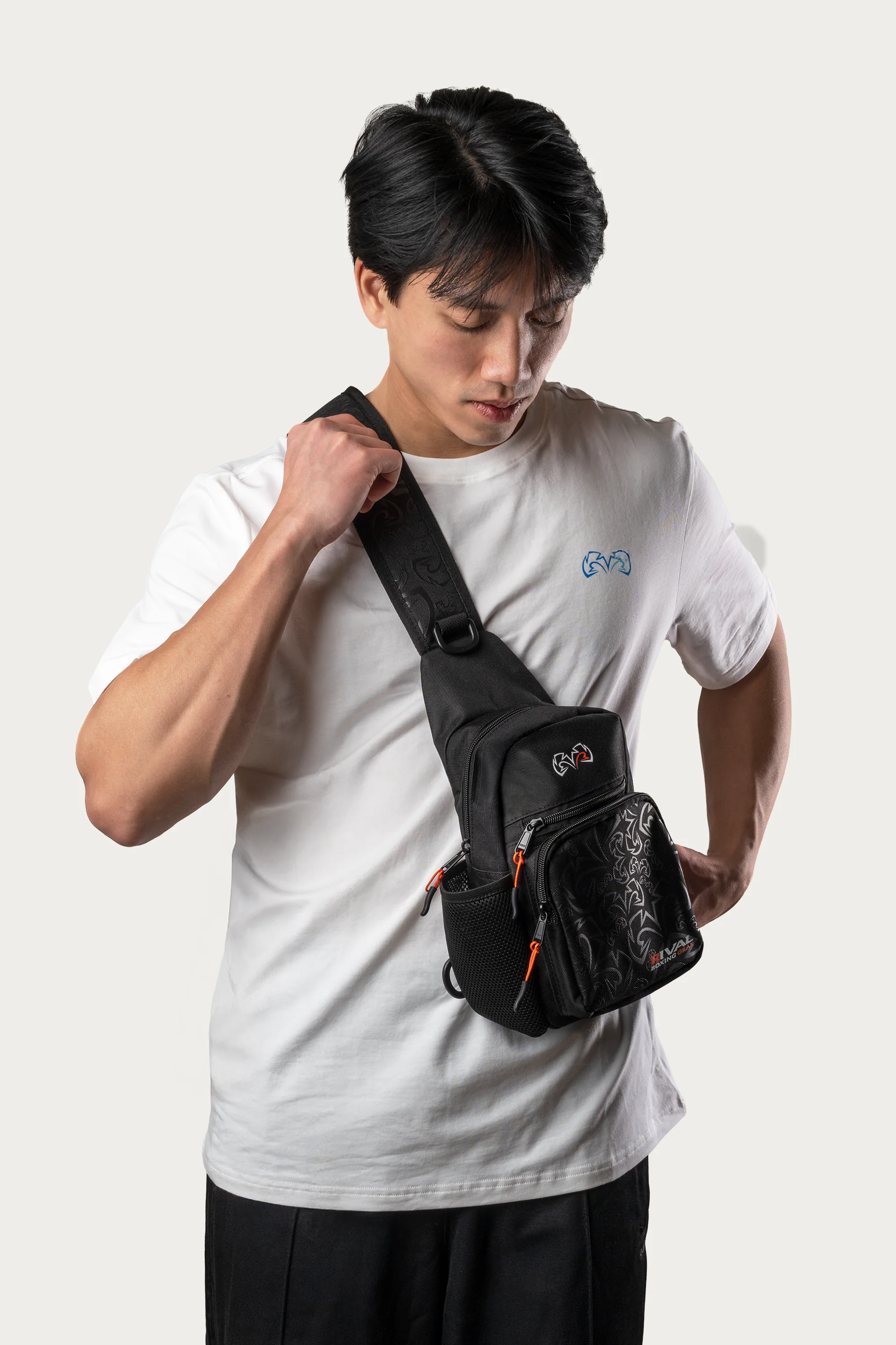 Shoulder Bag with Water Bottle Compartment - Image 5
