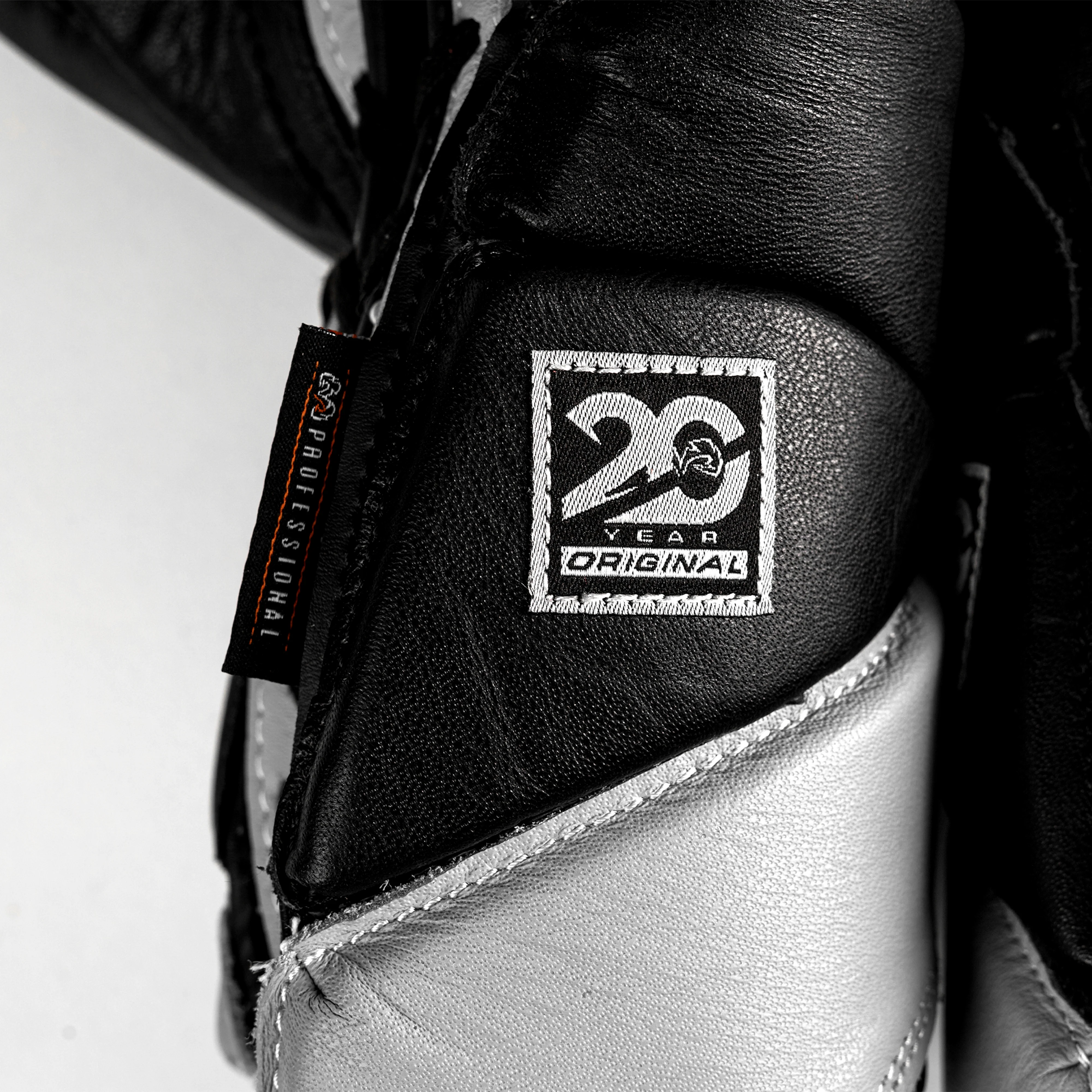 RS1 Leather Pro Sparring Gloves - Image 4