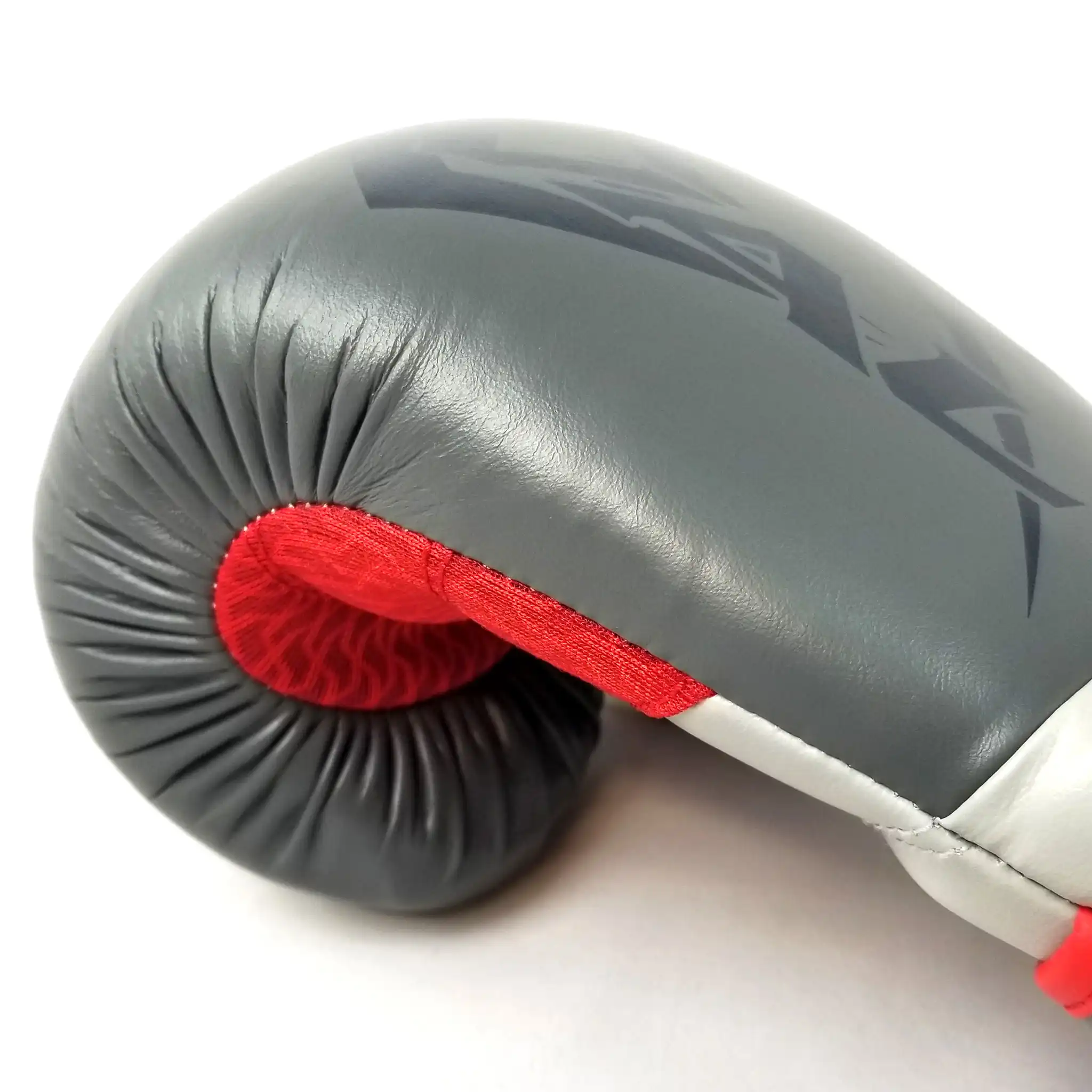 RS80V Impulse Sparring Gloves - Image 20